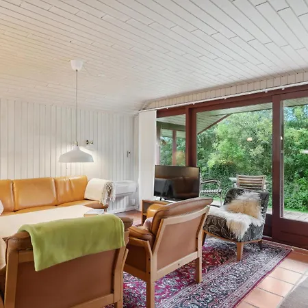 3 Bedroom Nice In *
