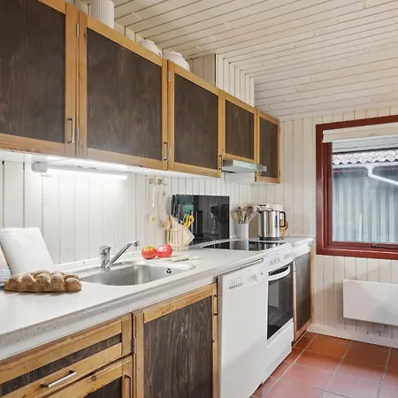 3 Bedroom Nice In Prázdninový dům